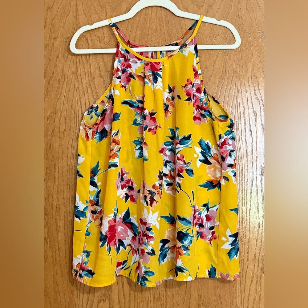Paper moon tank from Stitch Fix. Size large.